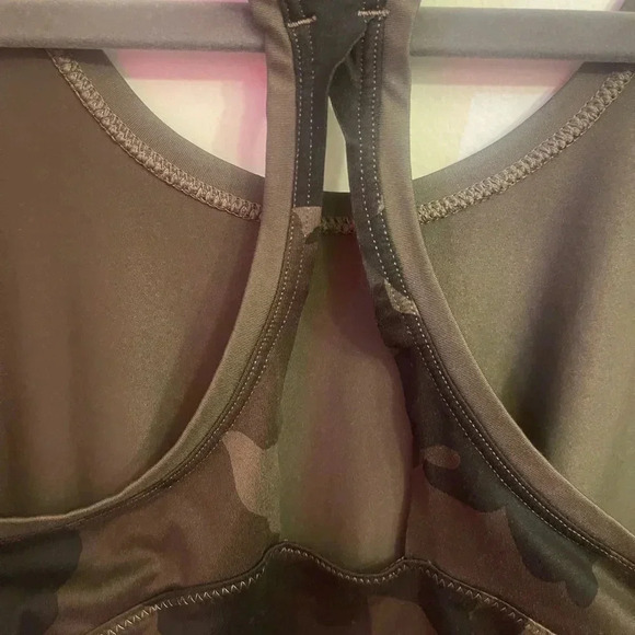 Athleta camo tank top EUC XS - Picture 5 of 5
